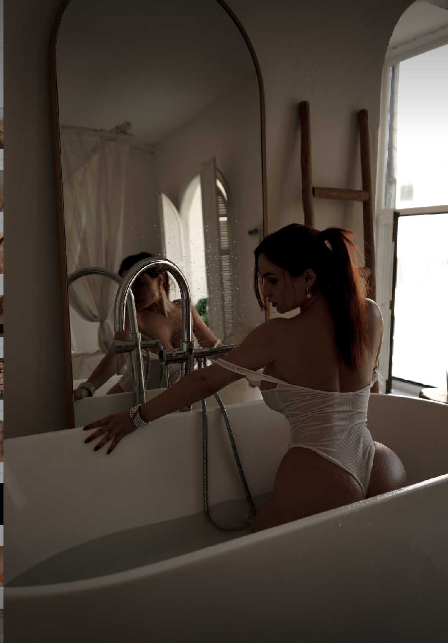 A playful frame from Miranda Faith nude — online in Hamburg