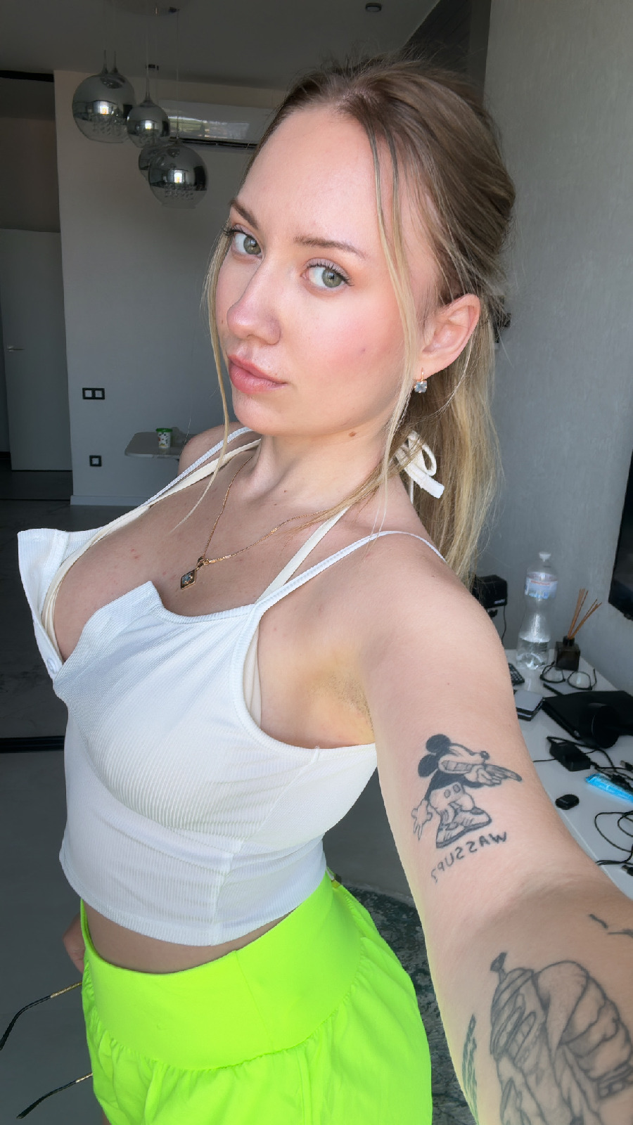 KateV in her underwear in Hamburg