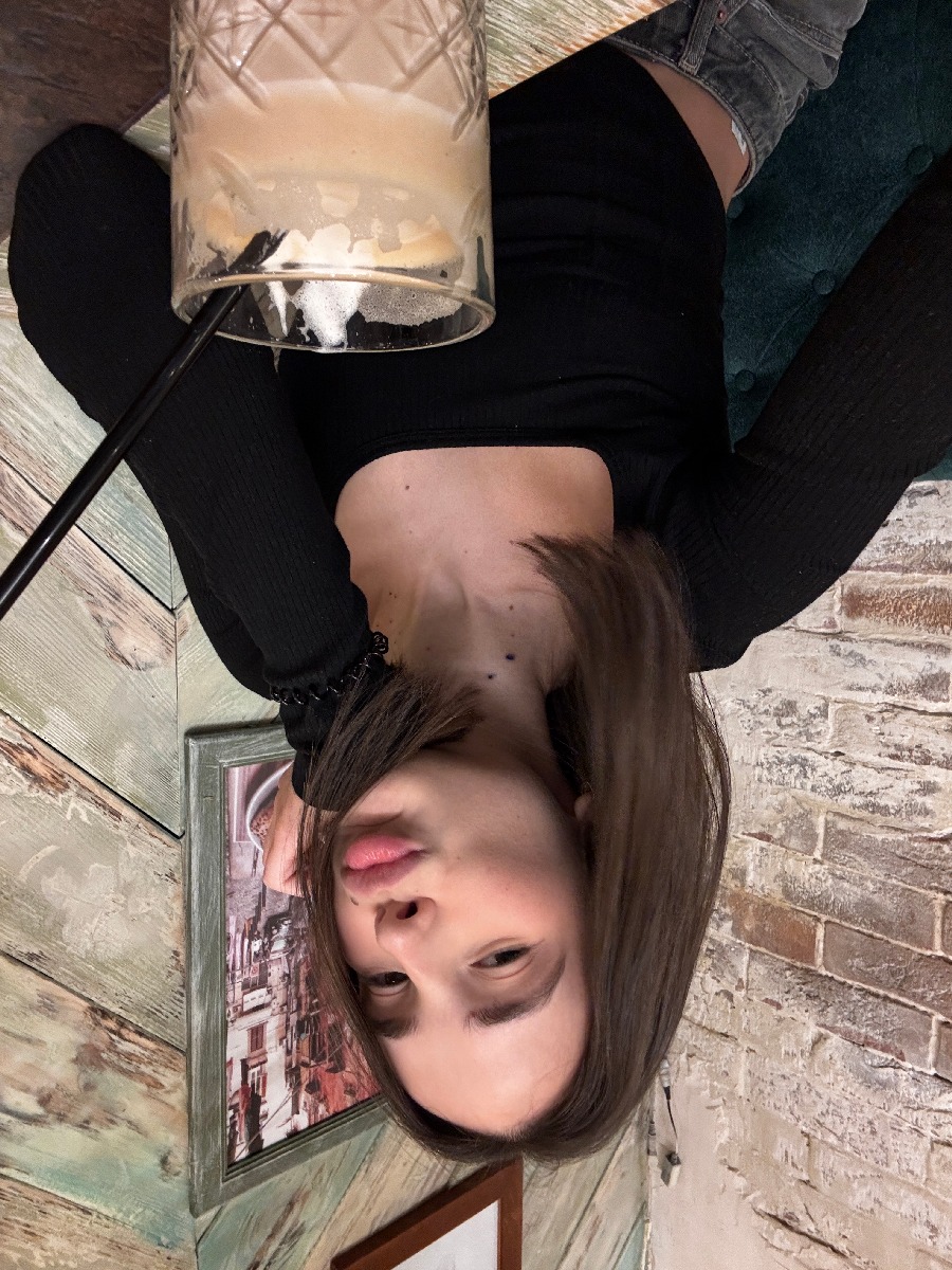 Fresh photos, fresh mood — Tina online in Hamburg